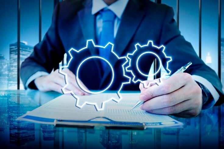 Auditor revisando gestión